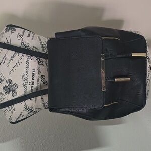 Forever21 Elegant Gold & Black Medium Leather Backpack (EUC)✨️🖤✨️